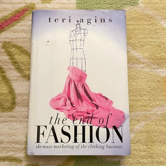 2 Educational Fashion Books Bundle Set for Sale - Picture 6 of 6